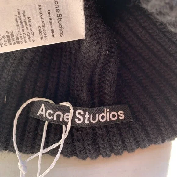 Acne Studios Classic Black Beanie – Timeless Cold Weather Must